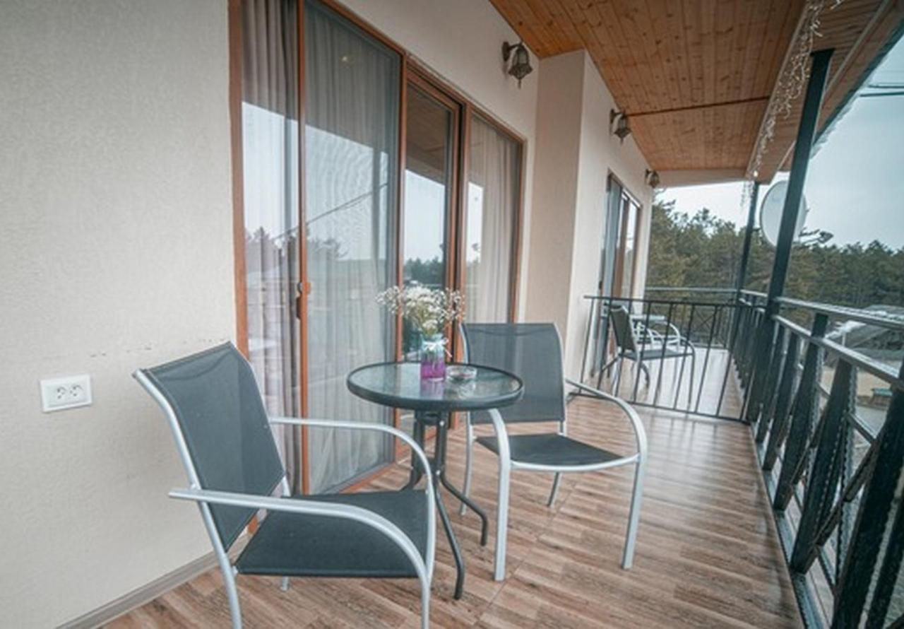 Hotel Surami מראה חיצוני תמונה