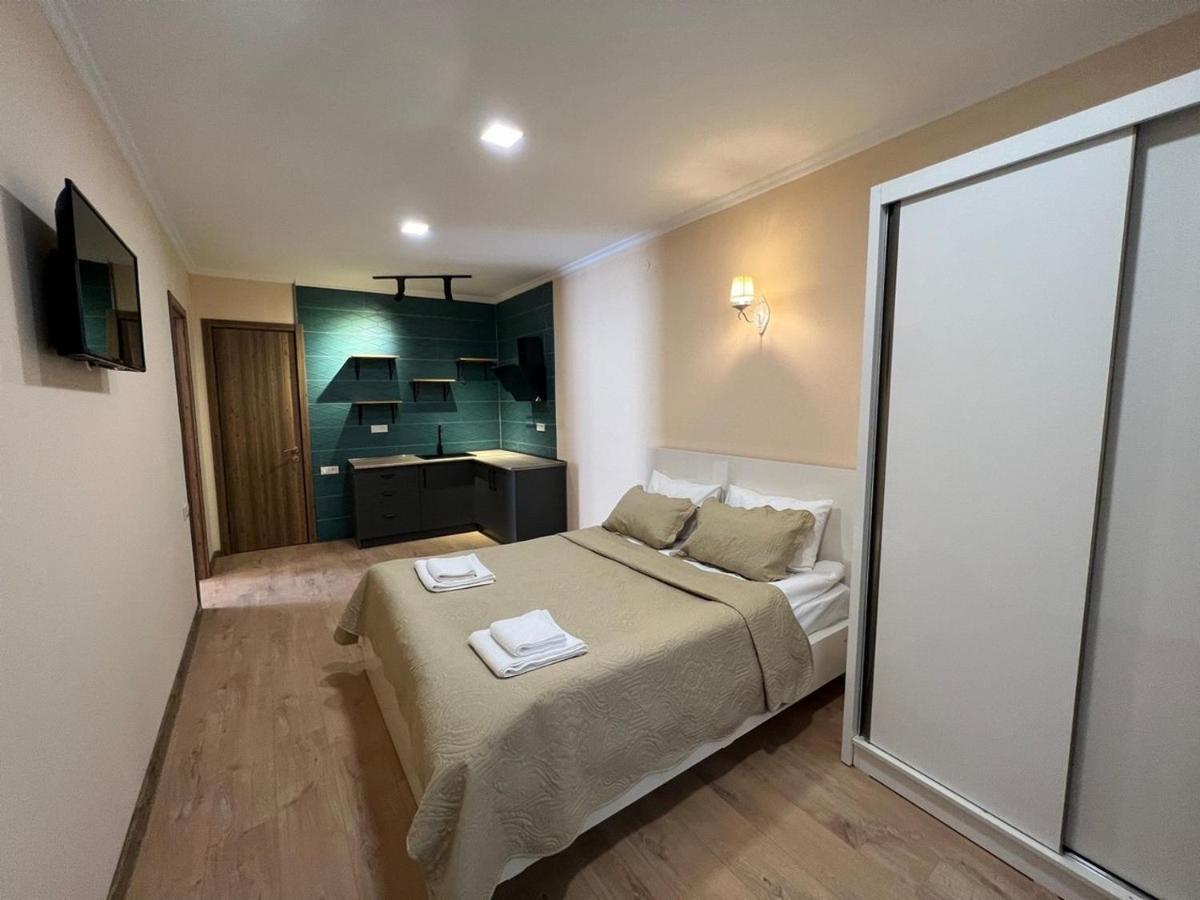 Hotel Surami מראה חיצוני תמונה