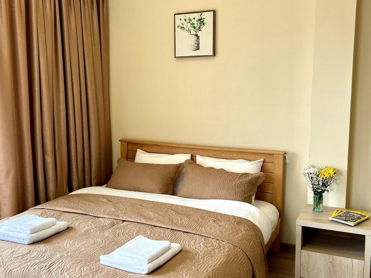 Hotel Surami מראה חיצוני תמונה