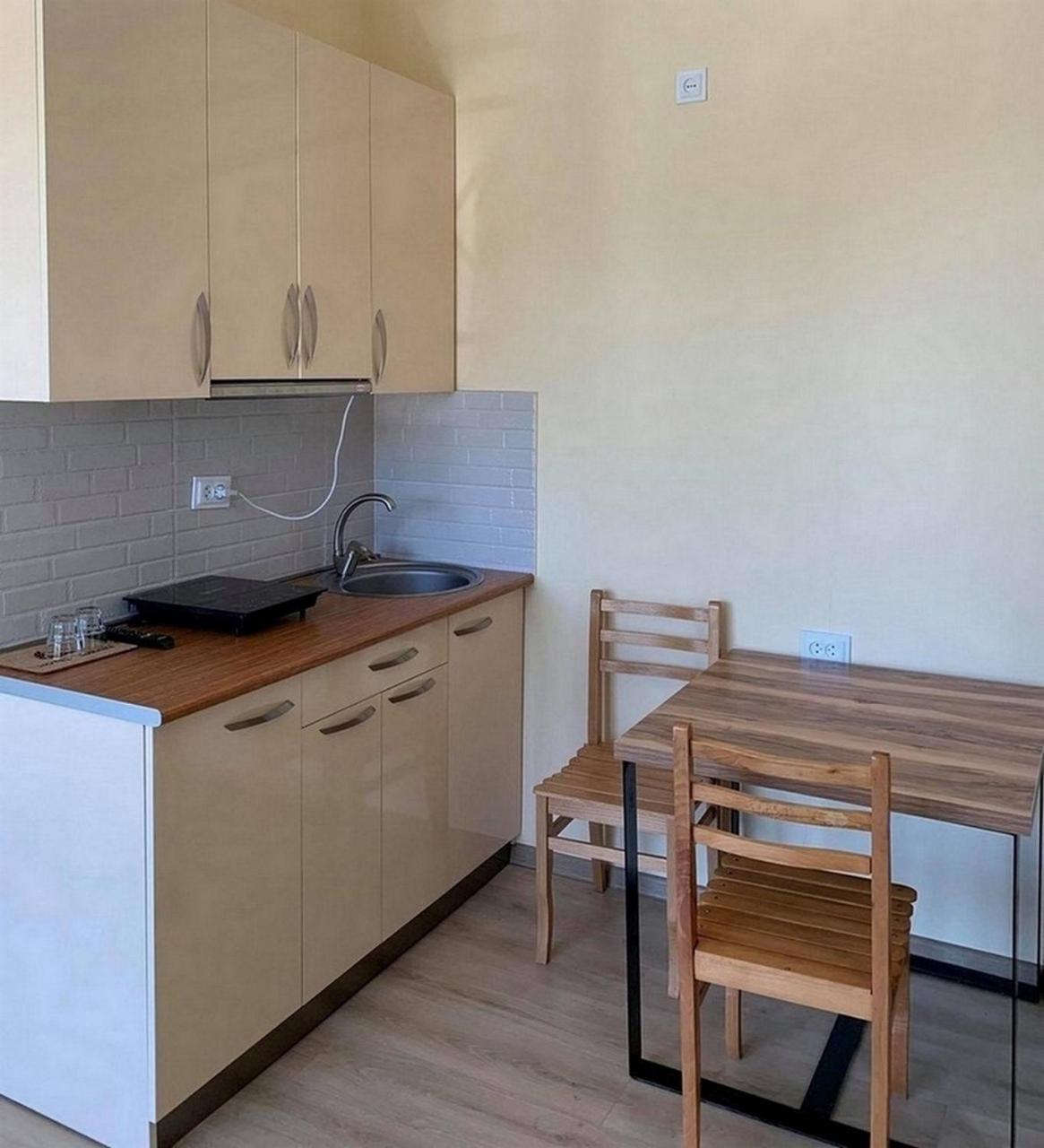 Hotel Surami מראה חיצוני תמונה