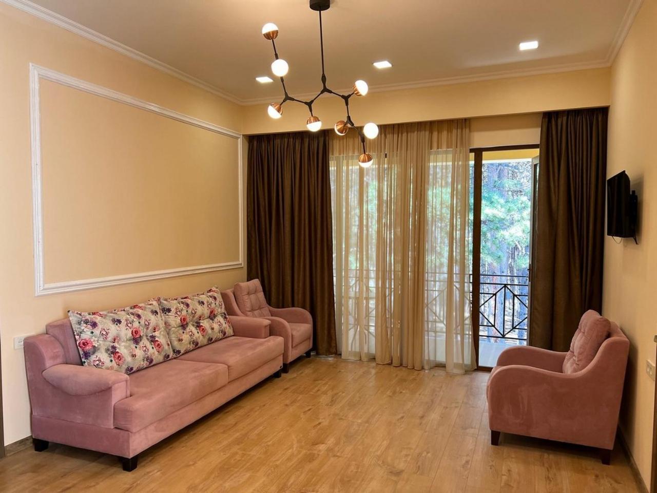 Hotel Surami מראה חיצוני תמונה